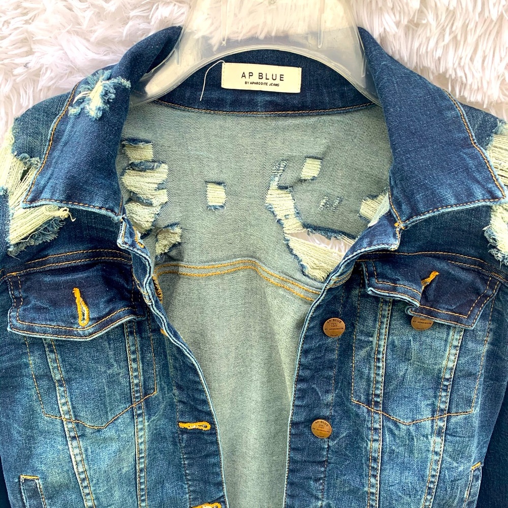 AP BLUE BY APHRODITE JEANS DISTRESSED DENIM JEAN JACKET SZ SMALL